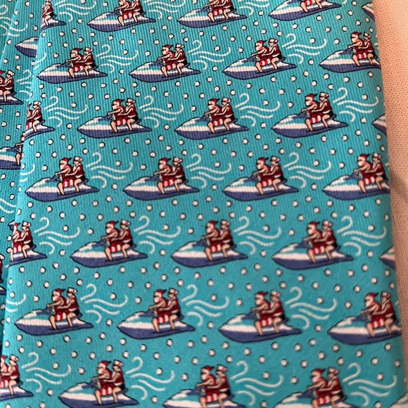 Vineyard Vines Jetskiing Tie - Picture 2 of 5